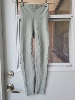 Andar Mint Green High-Performance Leggings